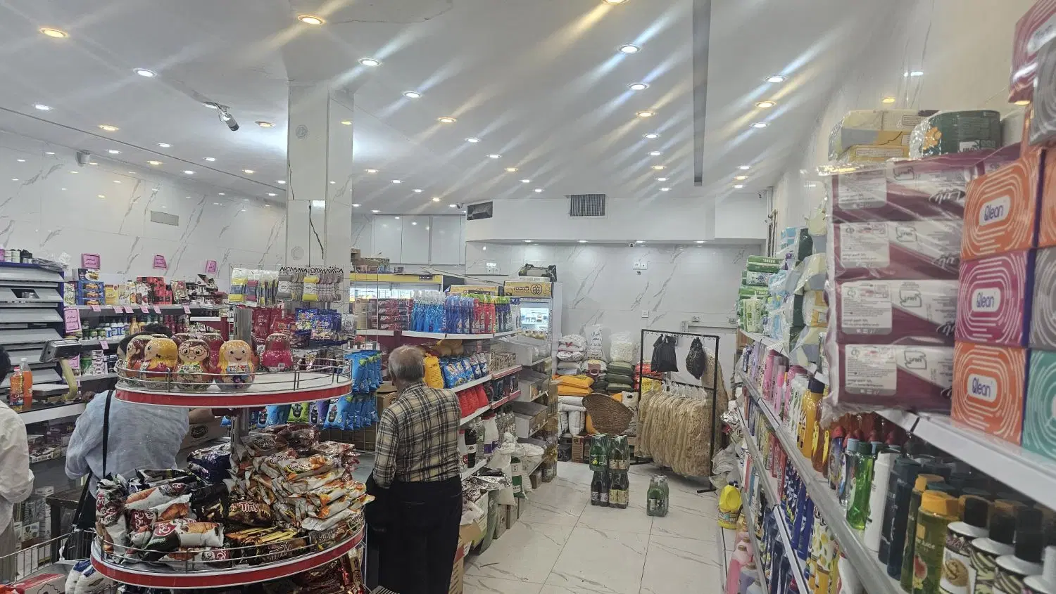 مغازه ۸۲ متری خ باغ فردوس