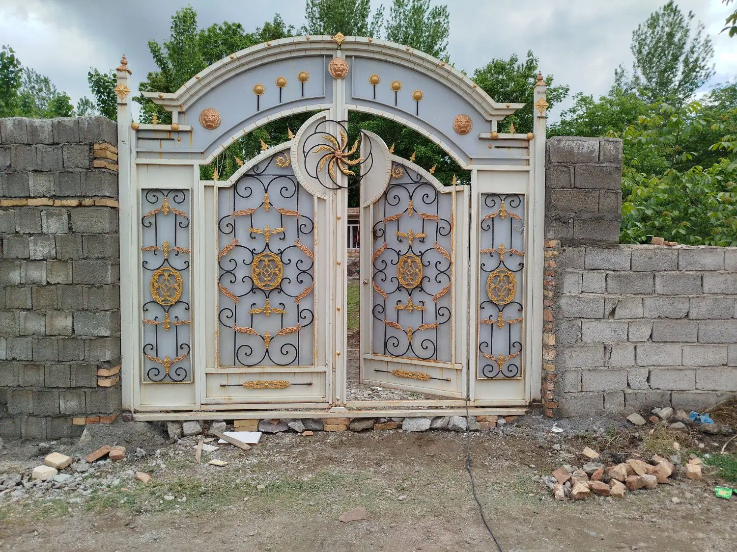 یک باب منزل به متراژ۱۲۰ تک خوابه به اجاره داده میش