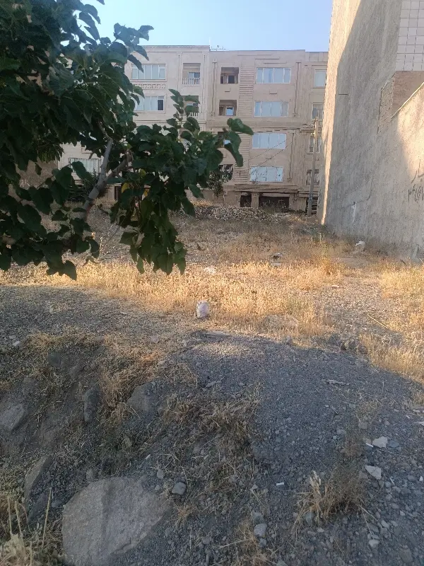 200 متر زمین مسکونی