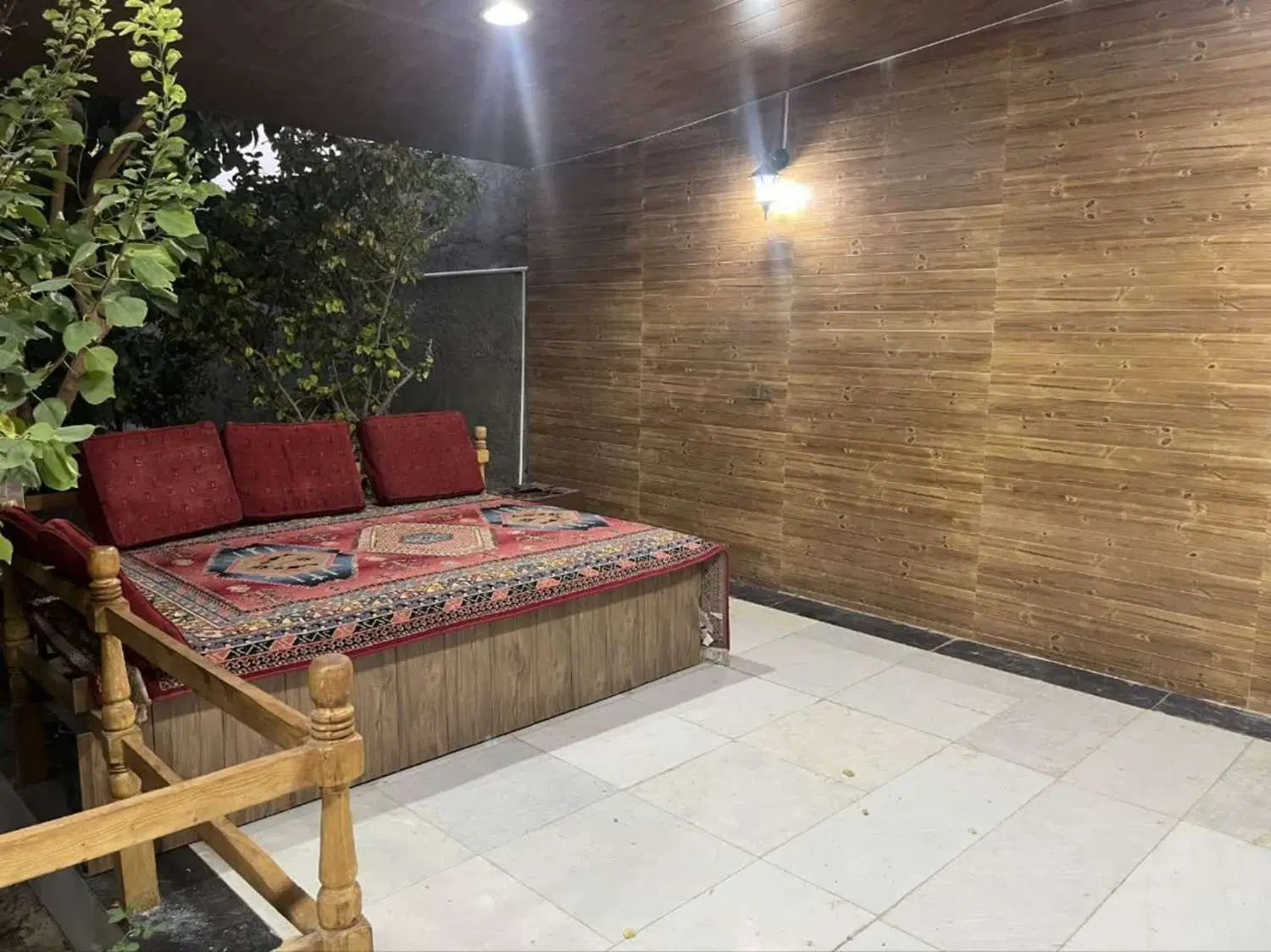 اجاره ۱۶۰۰مترمربع باغ با امکانات