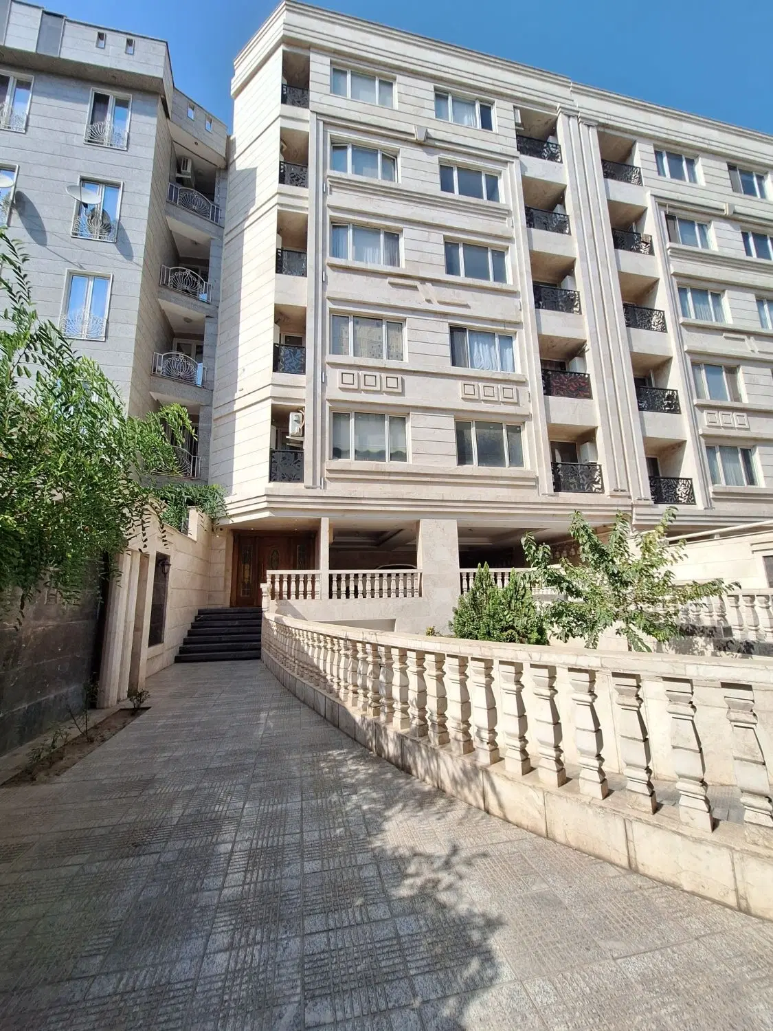فروش آپارتمان ۷۰ متری ، ۲ خواب در باکس پونک