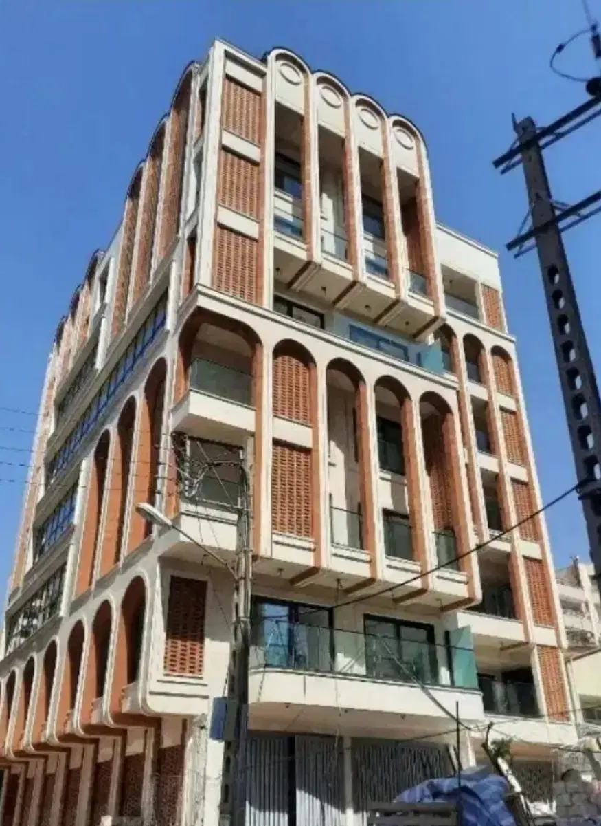 خیابان آزادی مقابل بیمارستان ارتش