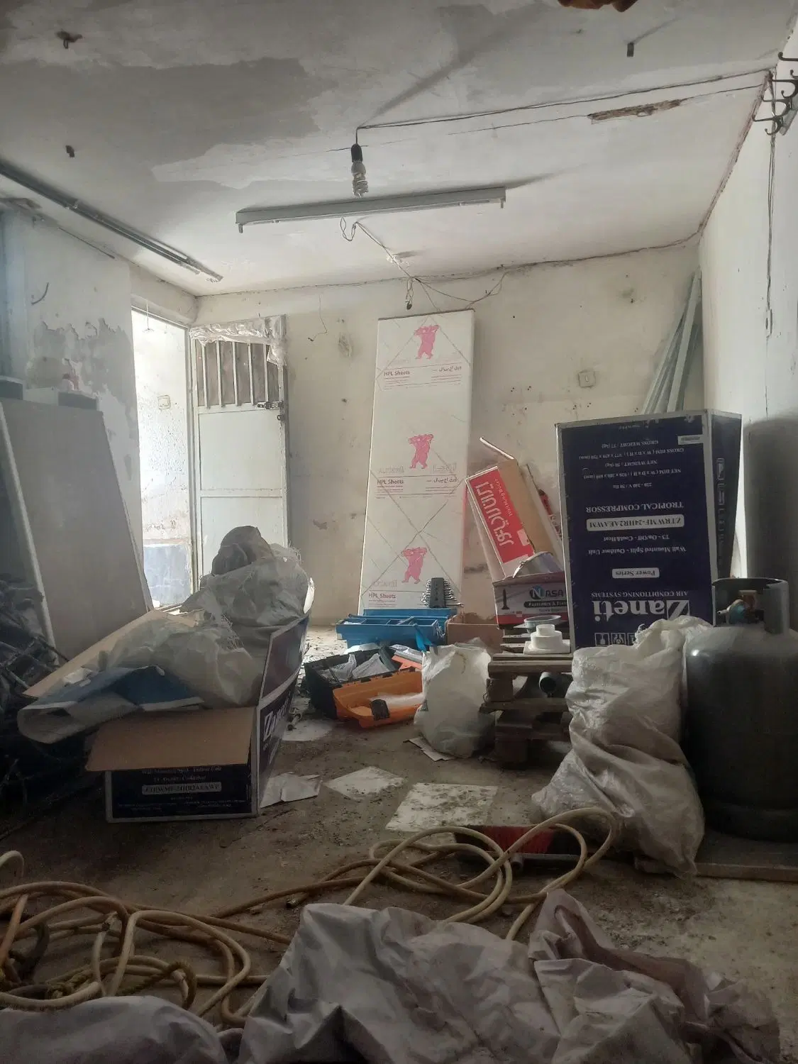 زیر همکف  سویت۲۰ متر  کرج نو