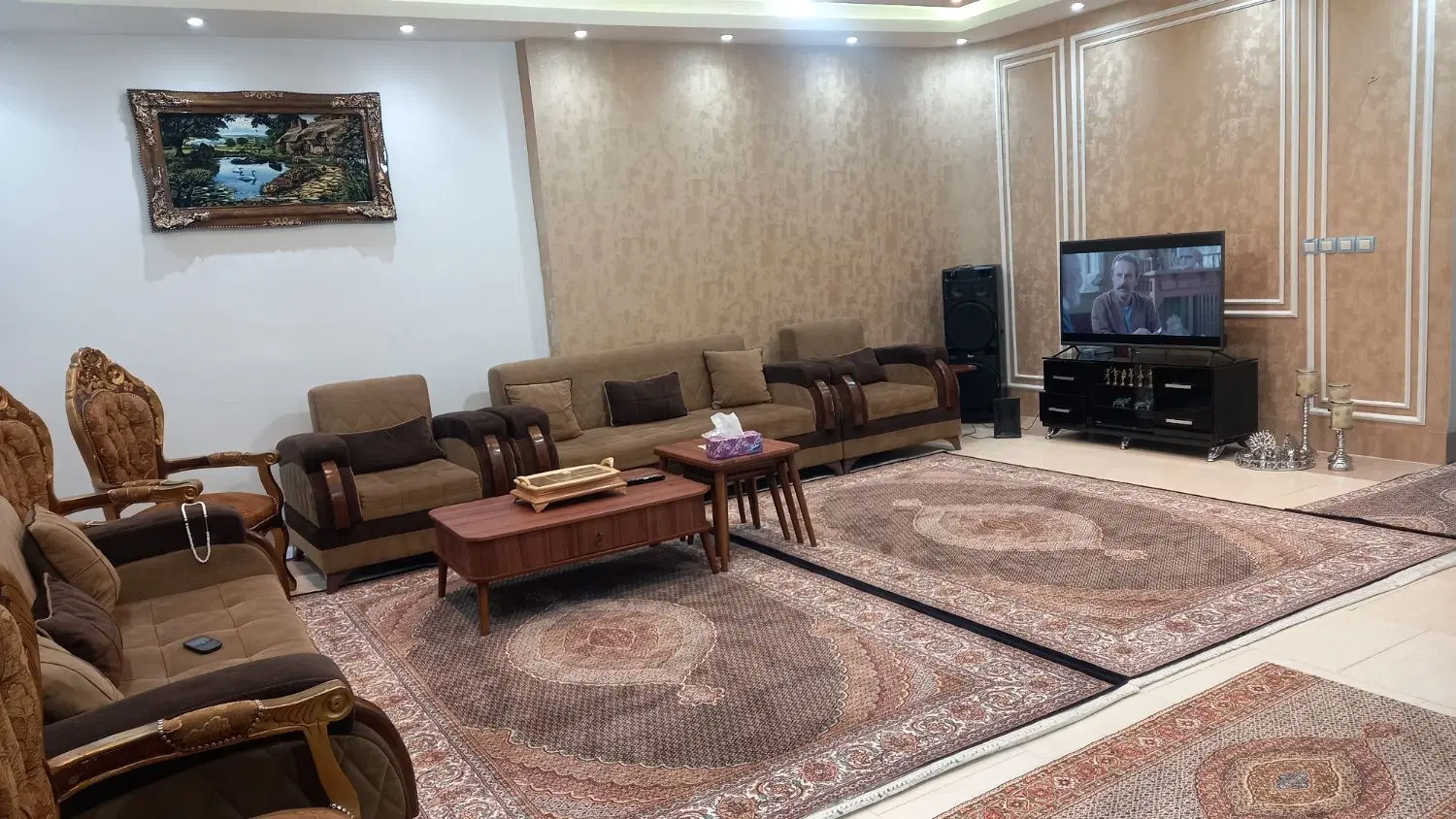 ۳۰۰متر منزل مسکونی دوسرویس حیاط دار