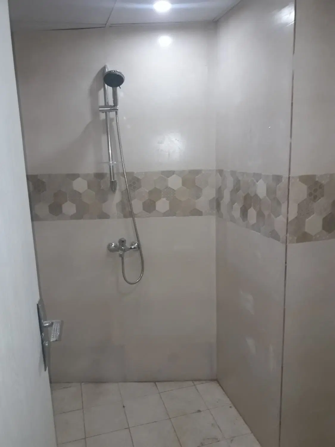 آپارتمان ۱۳۱ متری شهرک شاهد