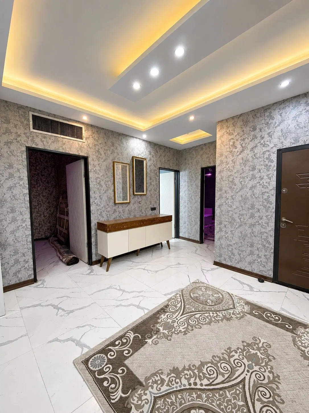 عمارت استخر سرپوشیده کاملیا