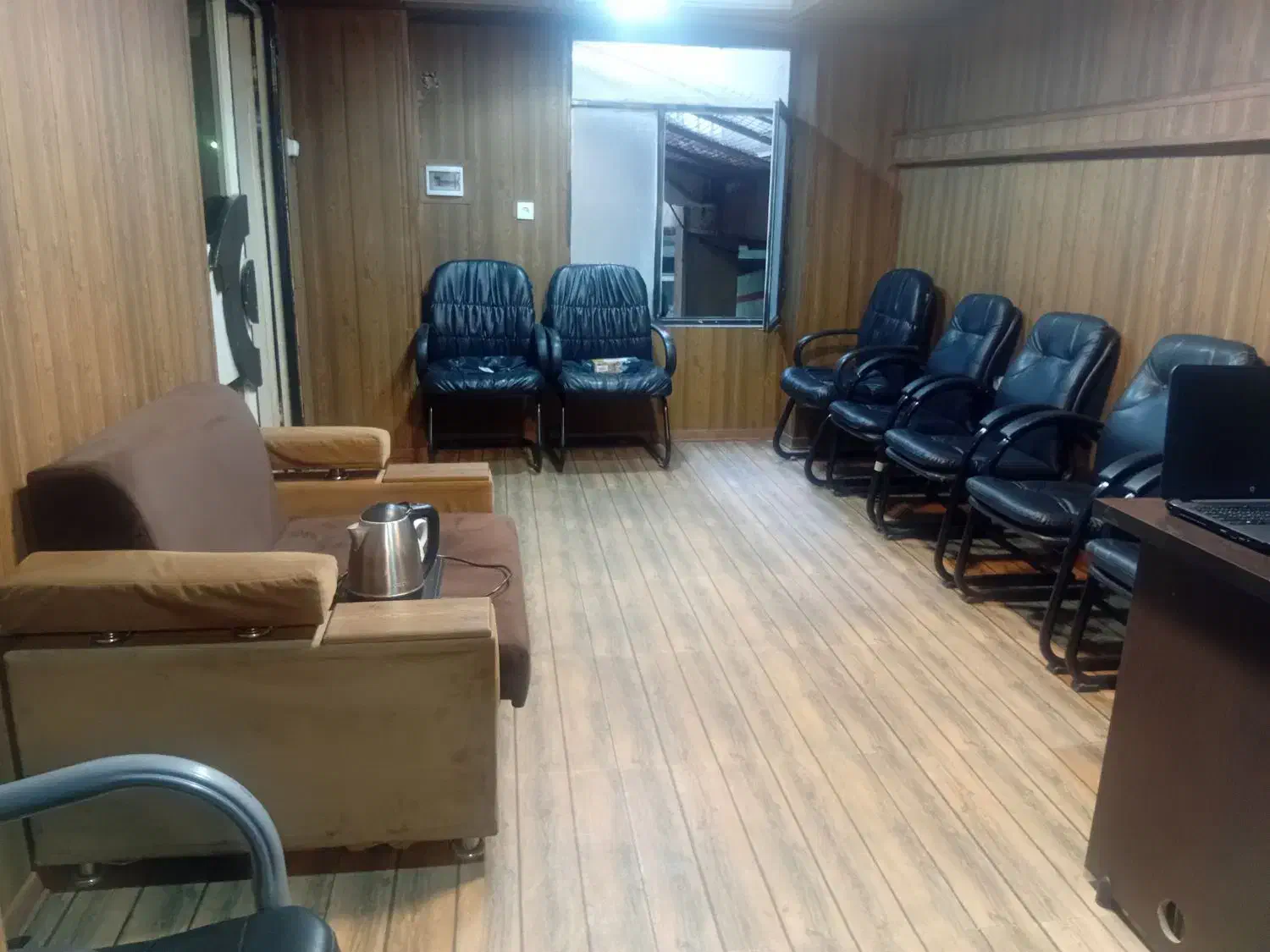 دفتر کار ۳۵ متر با متریال بسیار لوکس با طرحی مدرن