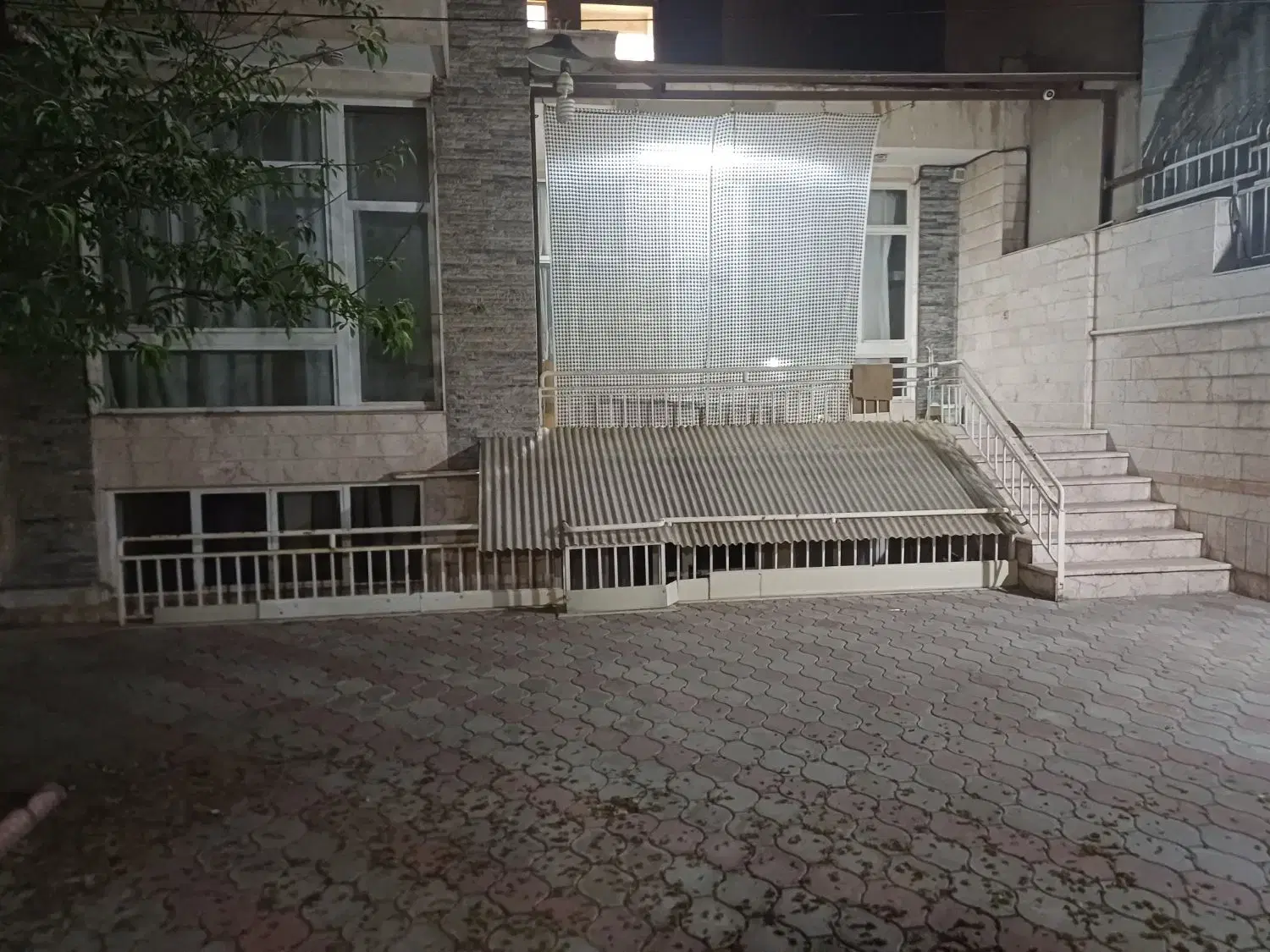 ویلایی راهنمایی ۲۵۰متری