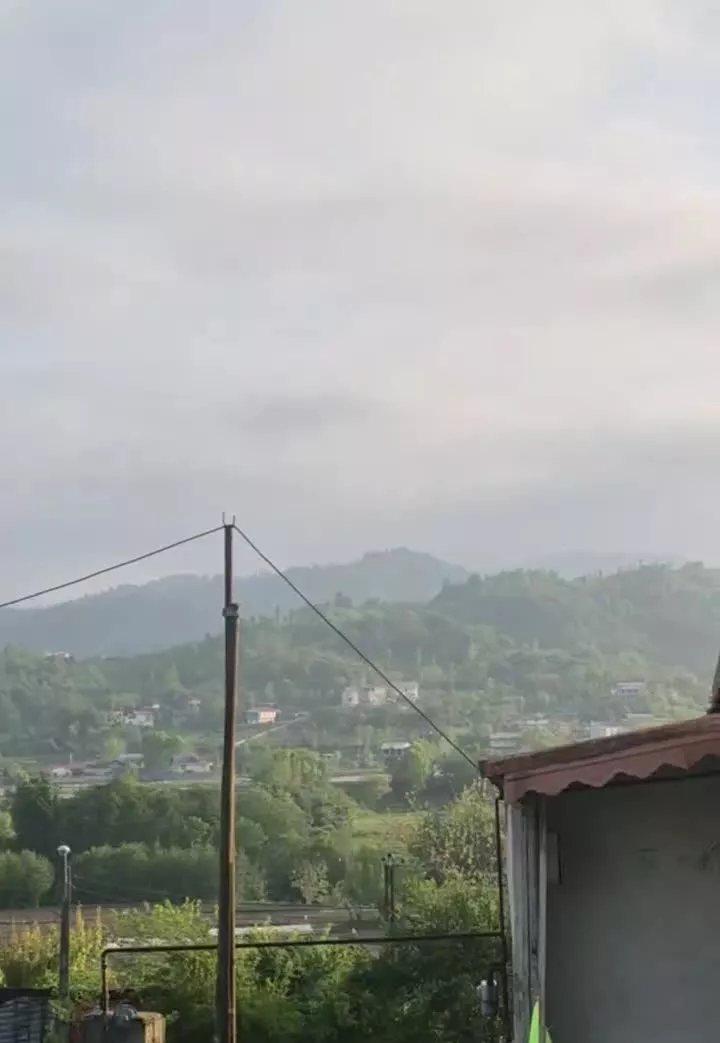 زمین مسکونی۹۰۲متر با جوازساخت و ۴دیواری