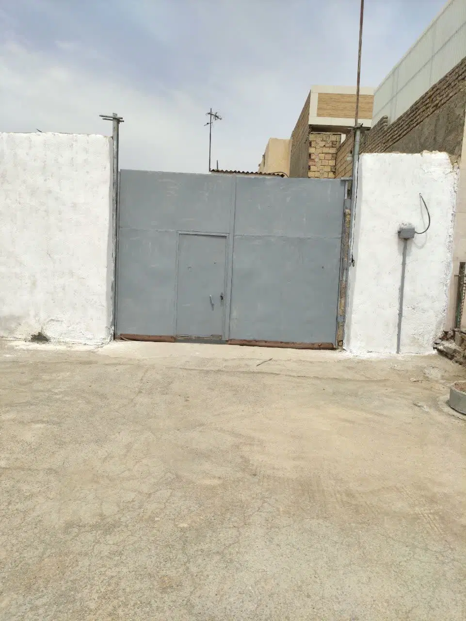 اجاره کارگاه در قوچ حصار 250 متری
