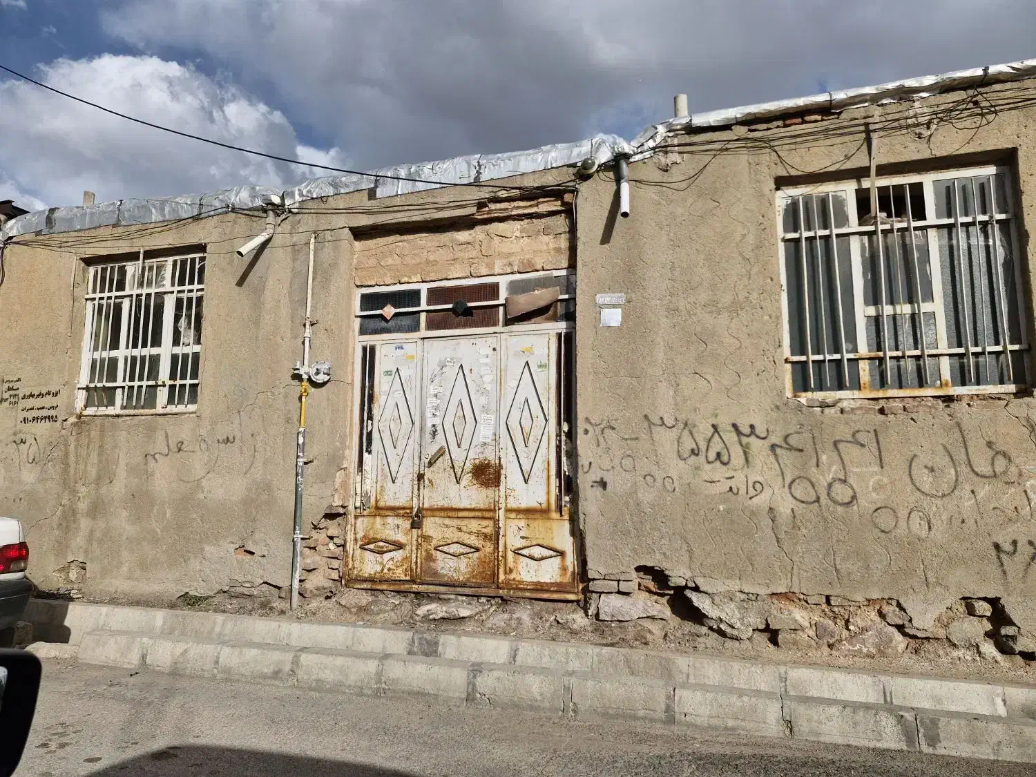 ساختمان تجاری کلنگی بحر ولیعصر