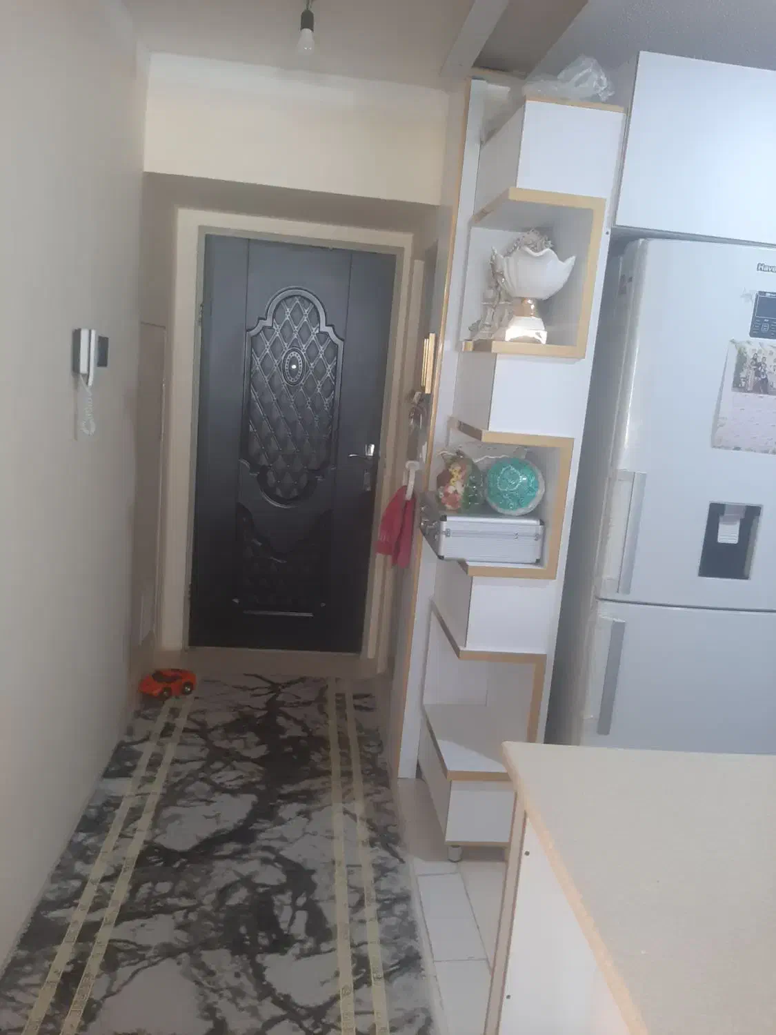 نگین مهستان ، کیسون ، ۷۲ متری ، نگهبانی ۲۴ ساعت