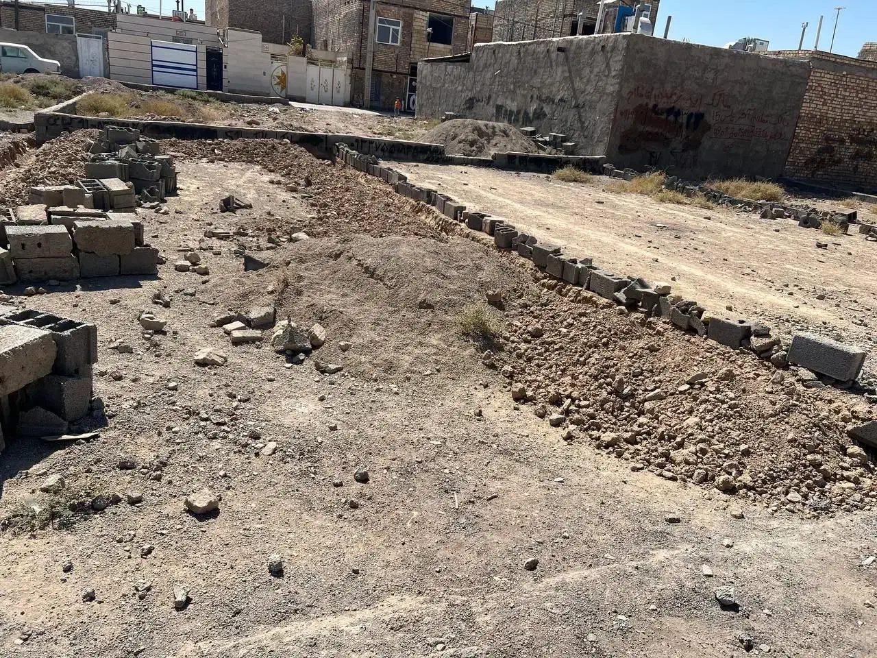 زمین فروشی