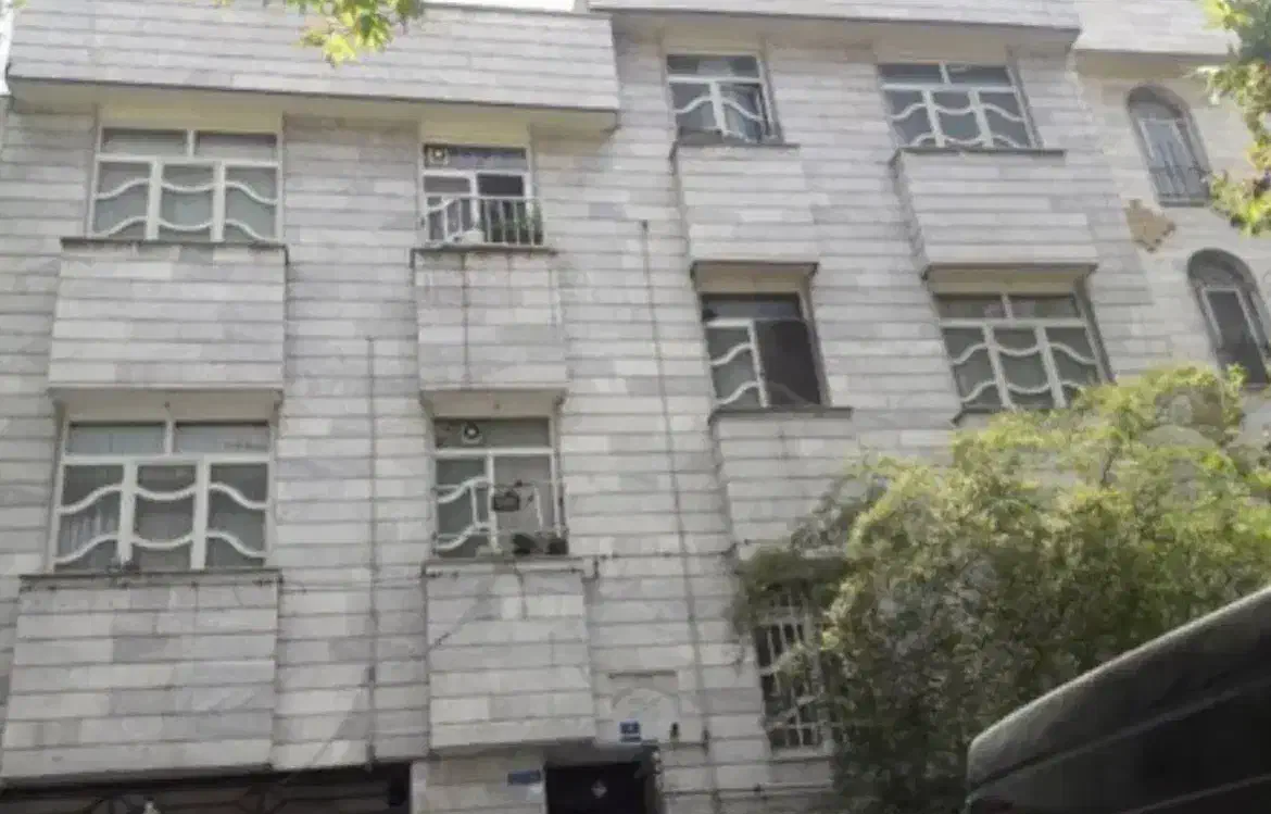 ساختمان سند اداری یکجا ۸۰۰ متر زیر بنای مفید