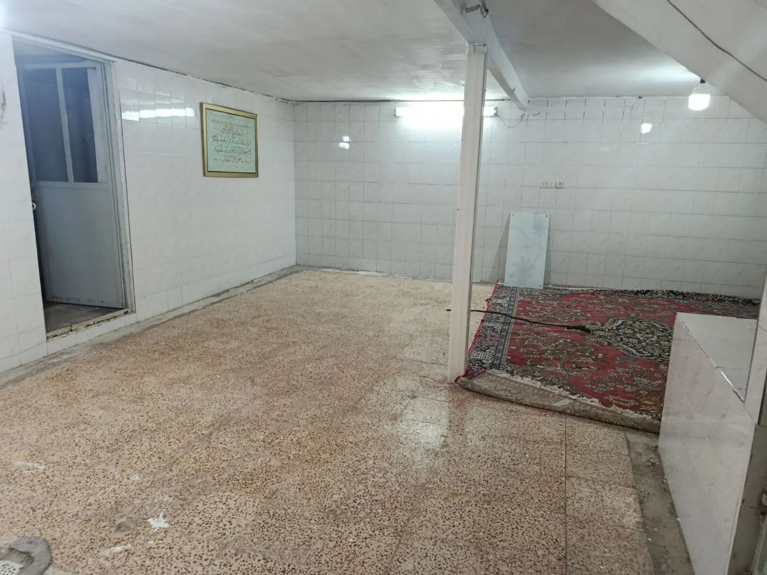 زیر زمین به مساحت ۵۰متر ، جهت کارگاه یا انبار