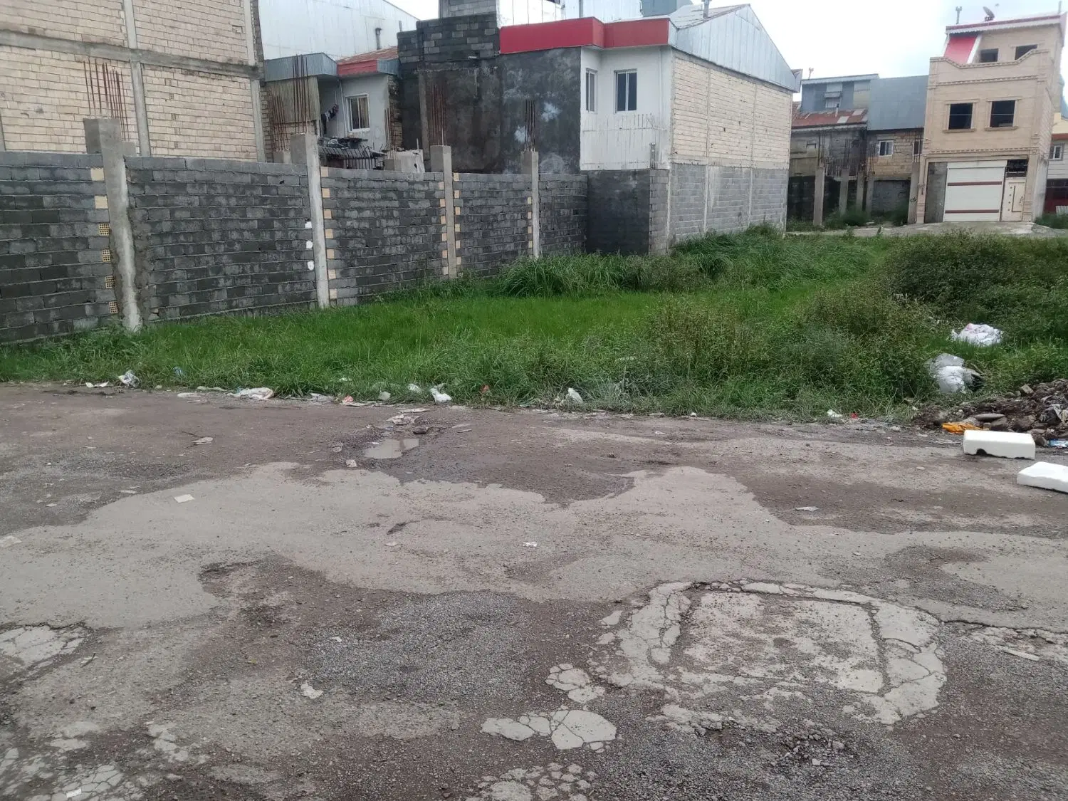 زمین فروشی