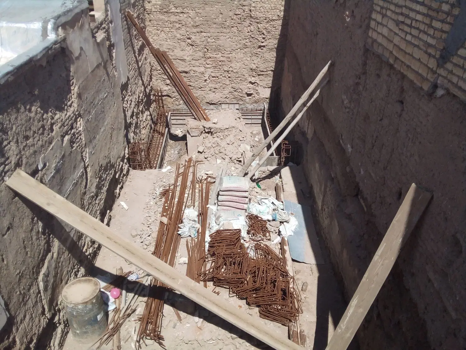 ملک کلنگی آماده به ساخت