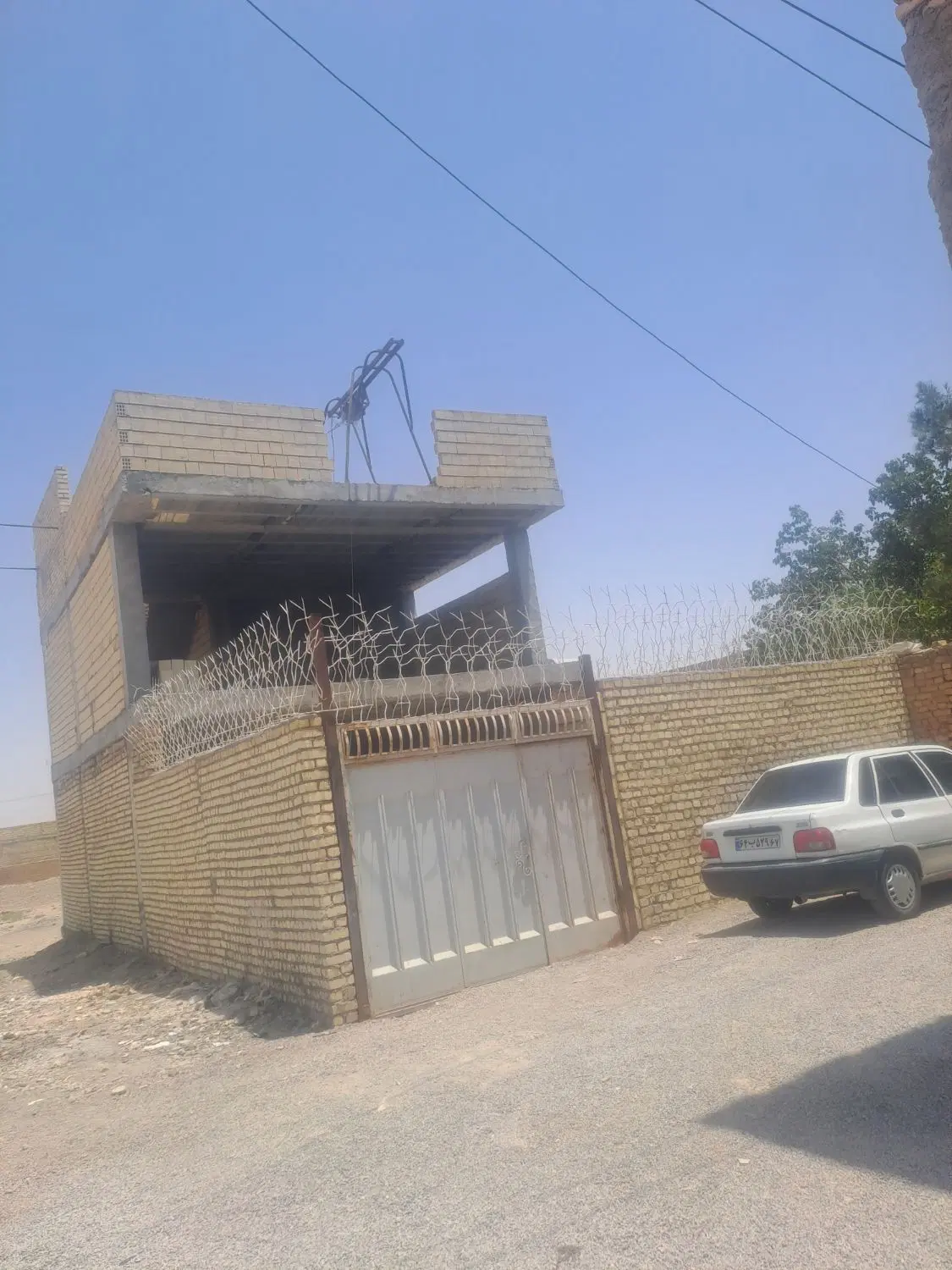 خانه نیمه کاره فروشی