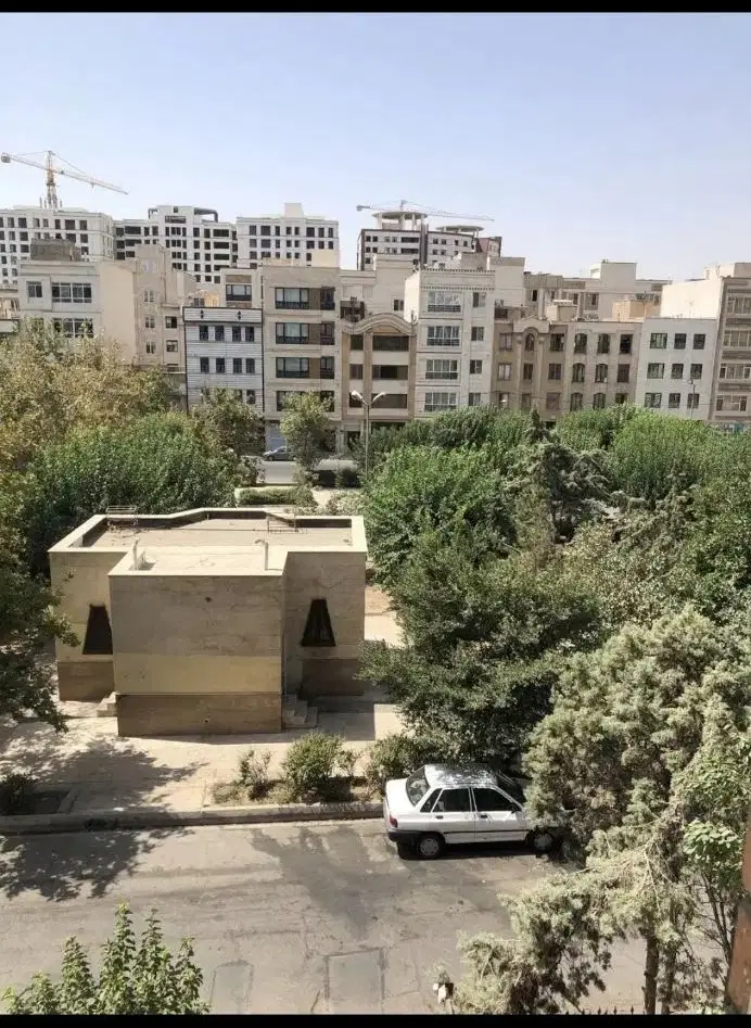 ۹۶ متری_ دارای ۲ پارکینگ سندی _ زیر قیمت