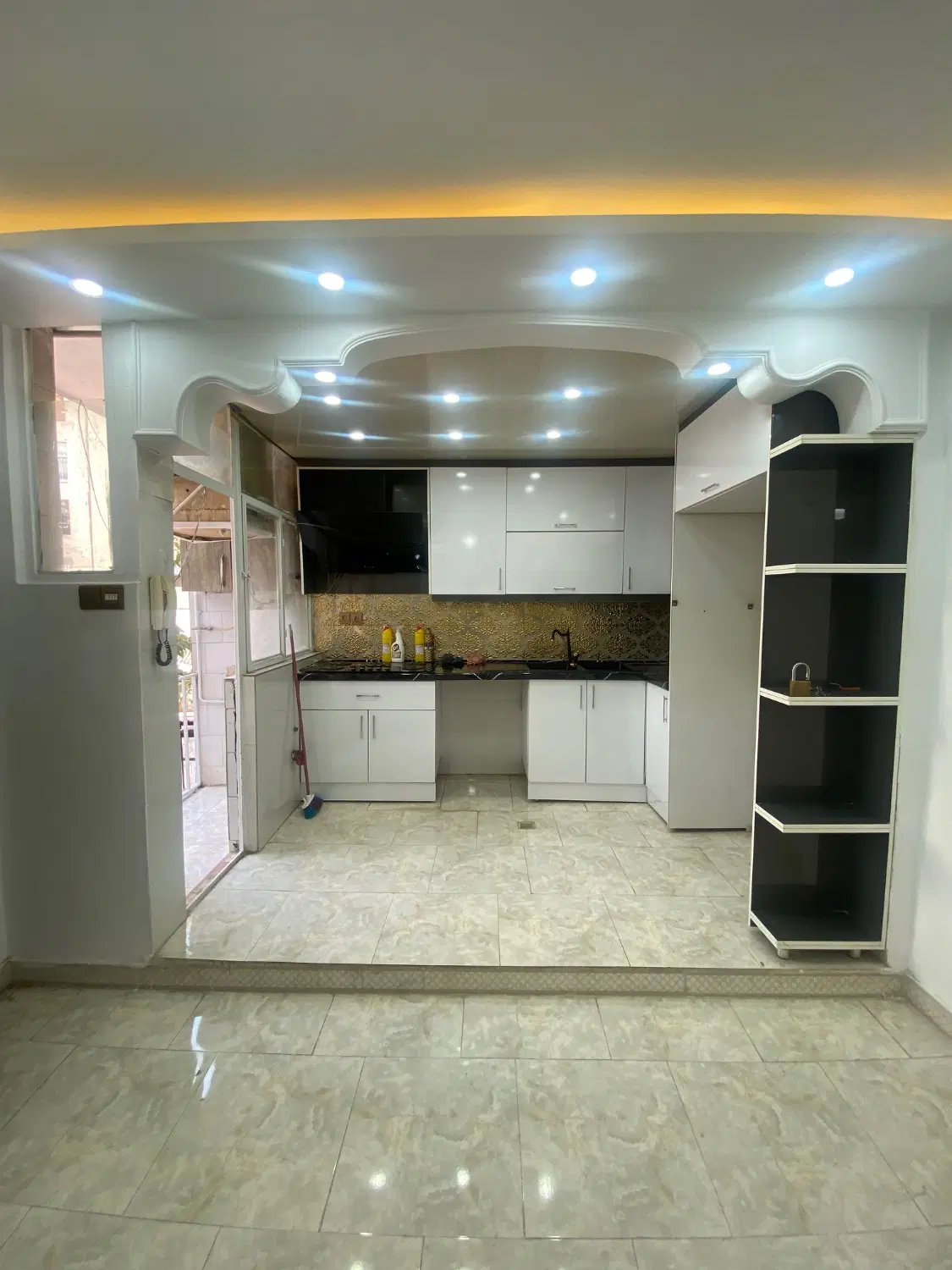 65متر 1خواب پارکینگ دار *  بلوار ماهان