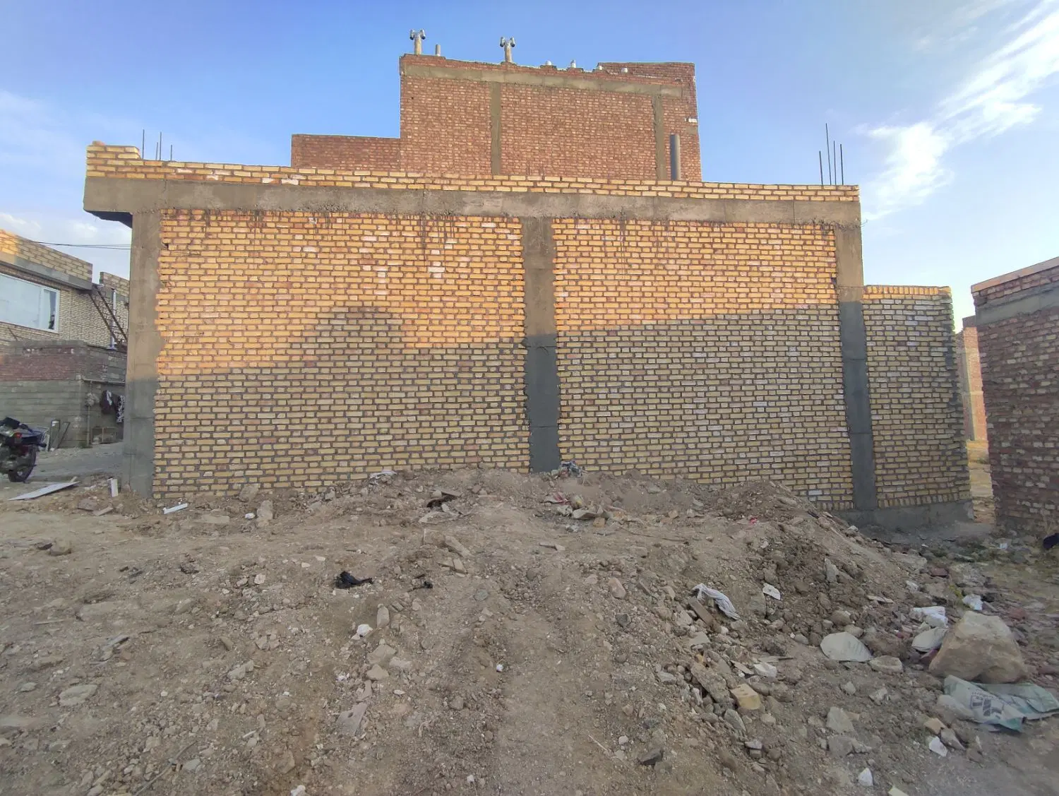 فروش خانه فول امکانات نوساز کلید نخورده اینگیجه