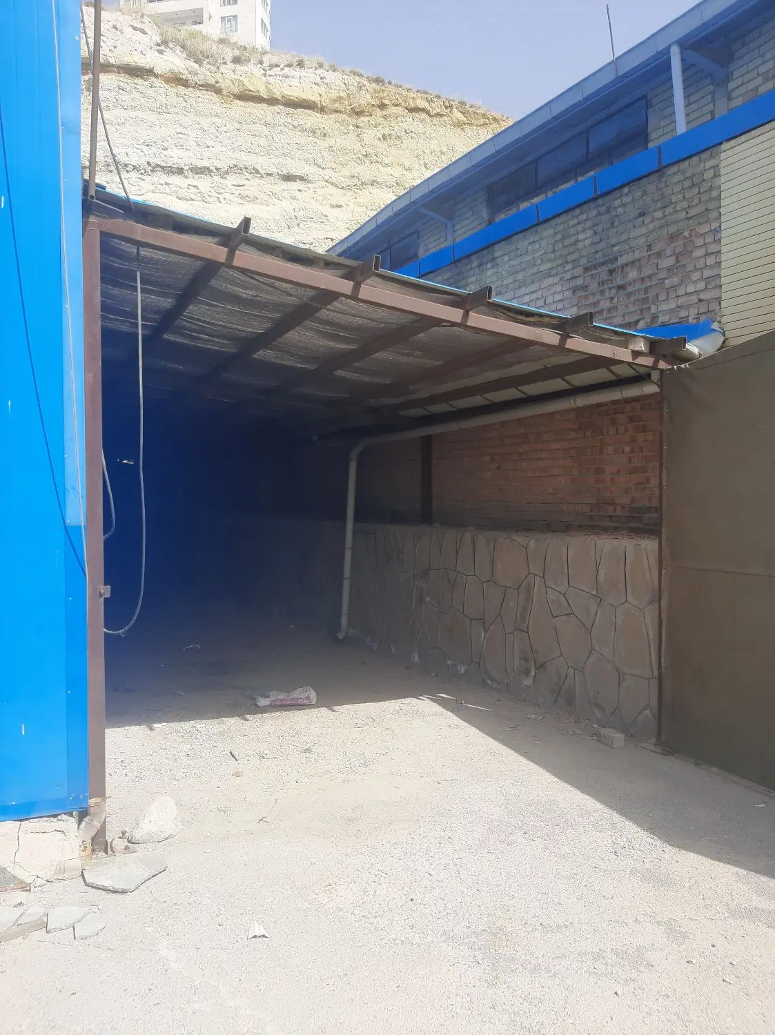 سالن بهداشتی میدان بسیج ورودی شاهین شهر