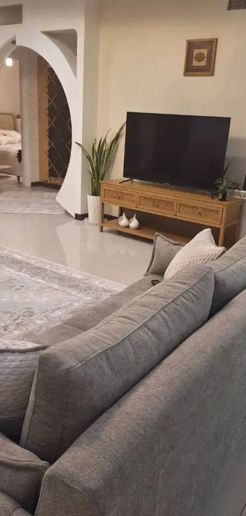 واحد ۹۰ متری با آسانسور و پارکینگ