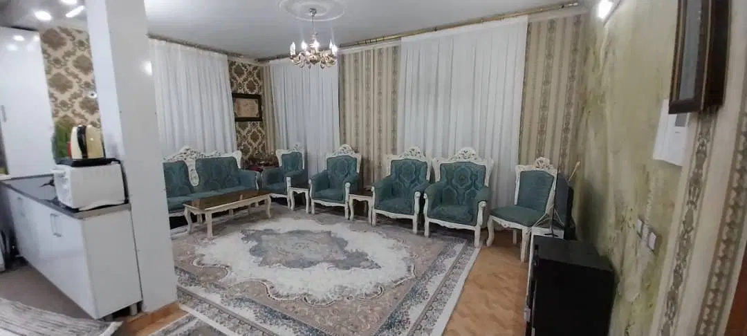 اپارتمان ۶۸متری بر خیابان اصلی