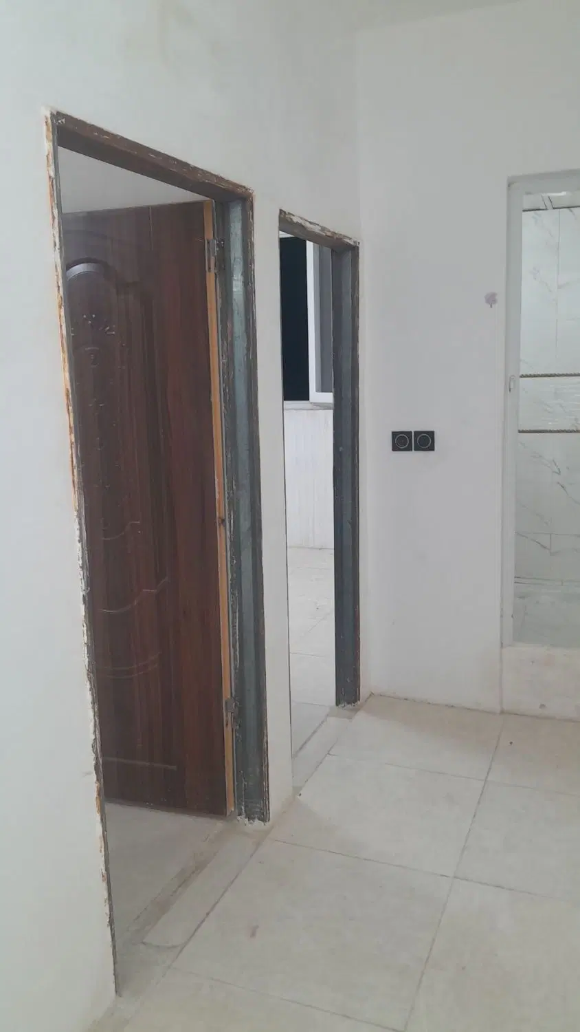 100 متری شیک طبقه دوم