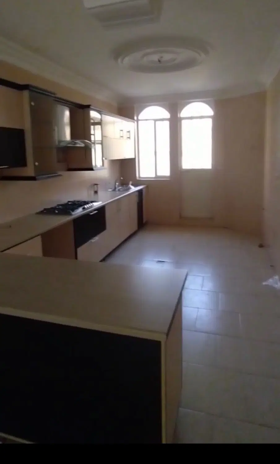 اجاره راه جدا ۱۶۰ متری ساختمان مسکونی
