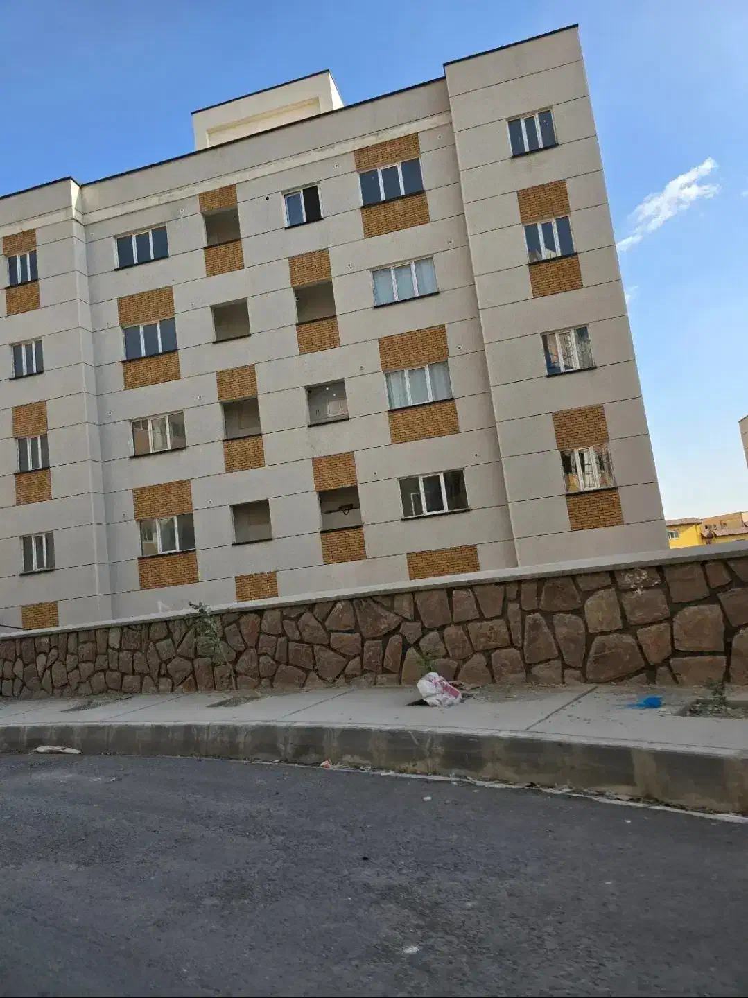 فقط با ۴۰۰ میلیون آپارتمان دولتی بخرید (قسطی)