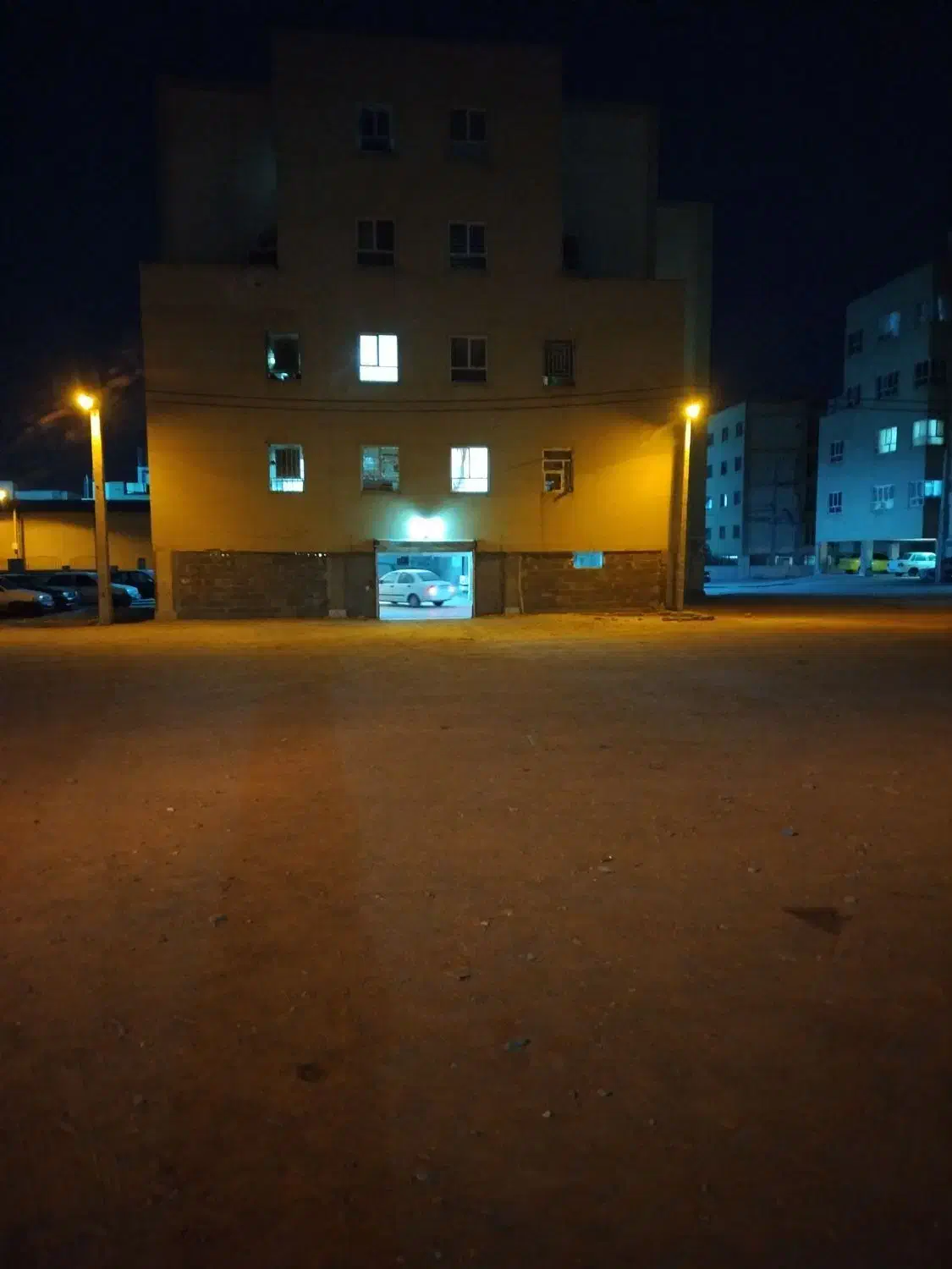 آپارتمان مهرشهر