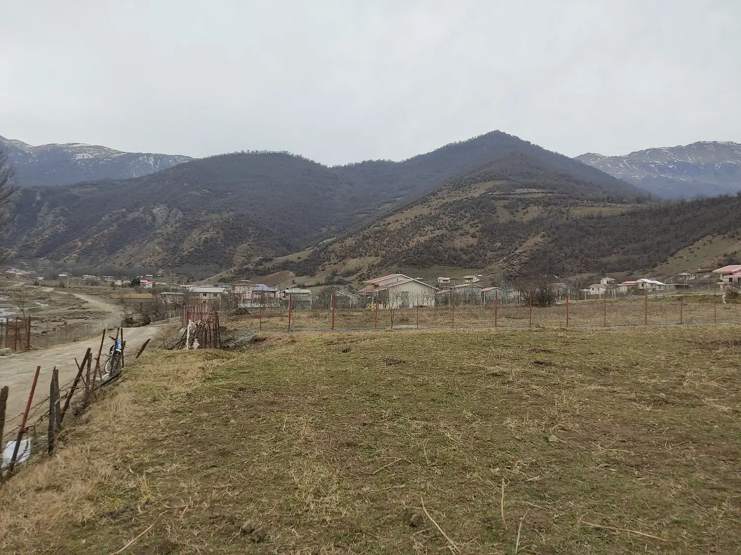 ۴۰۰ متر زمین روستایی مریان حسن درمانی