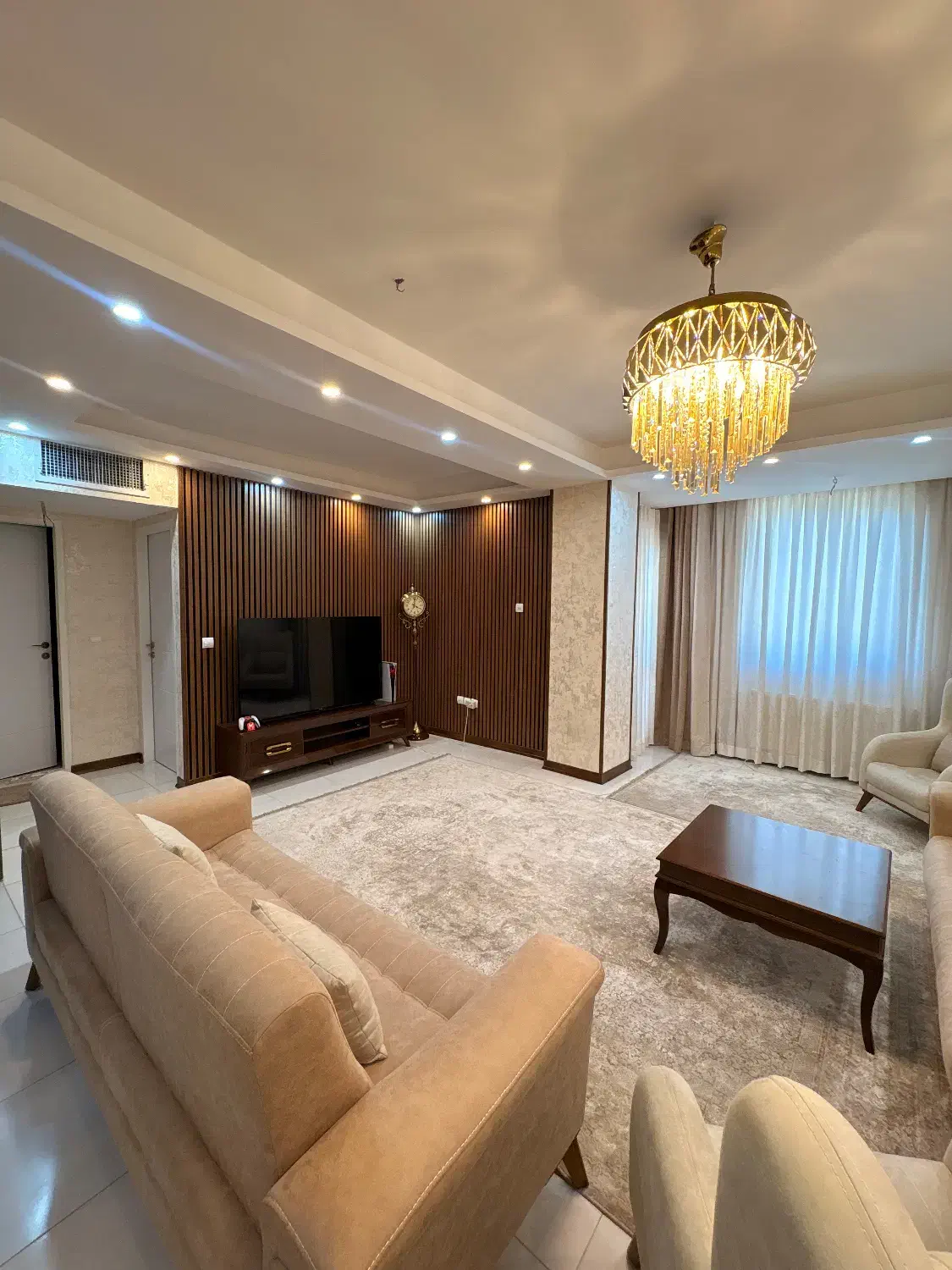 خانه ۹۳ متری