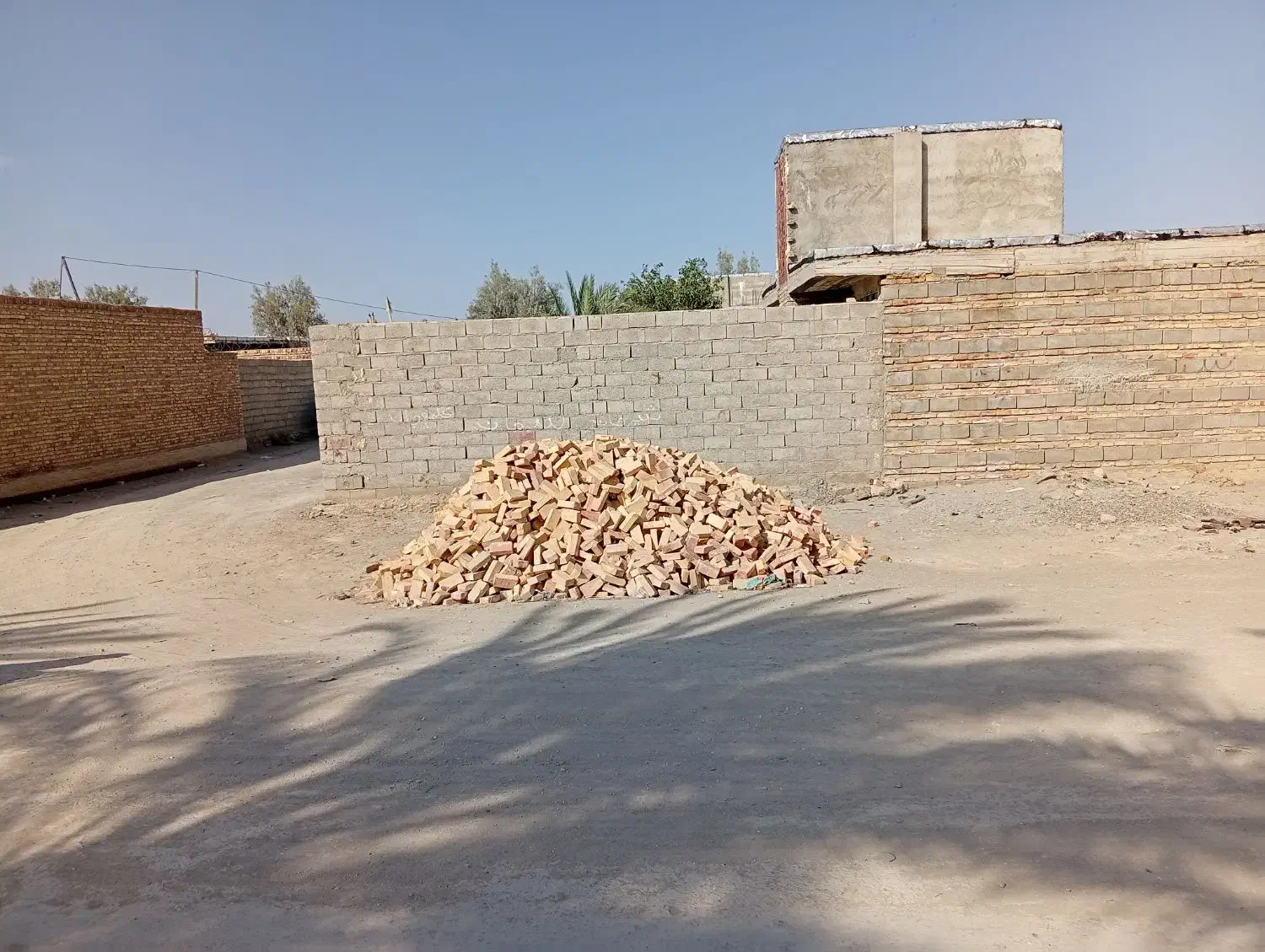 زمین فروشی