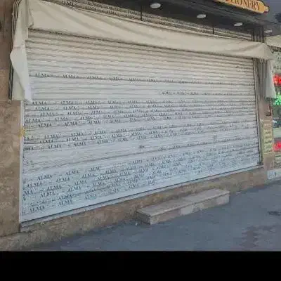 حصارک خ انقلاب      مغازه ۱۰۰ متری رهن و اجاره