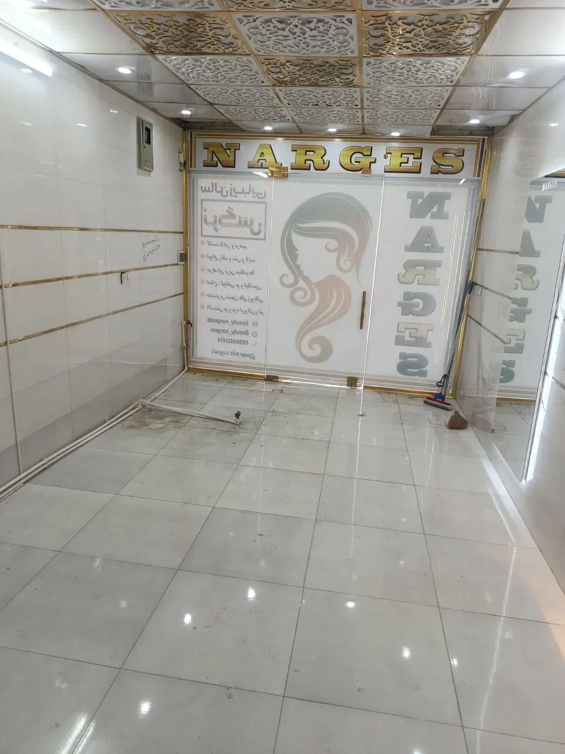 رهن واجاره عروسک درمغازه محمدشهر