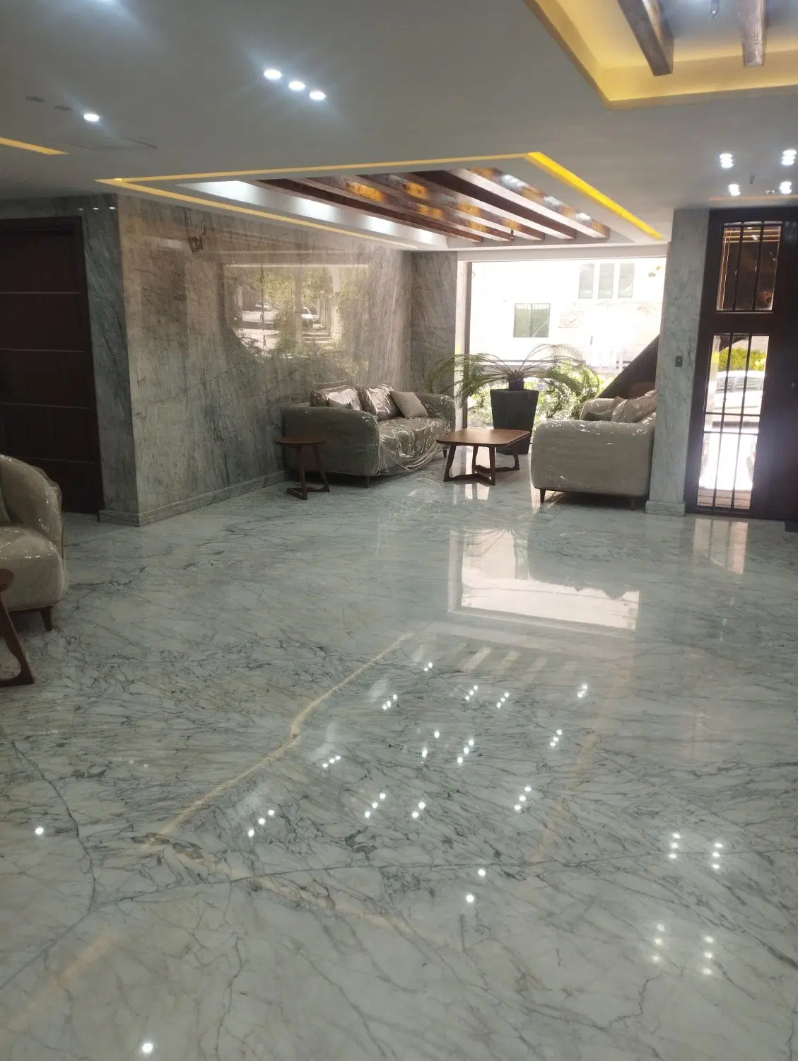 رهن واجاره بلوارسلامت ۹۰متری حیاط دار