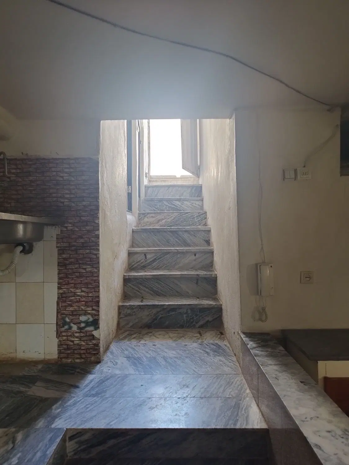 اجاره واحد زیر زمینی مستقل ۹۰متری