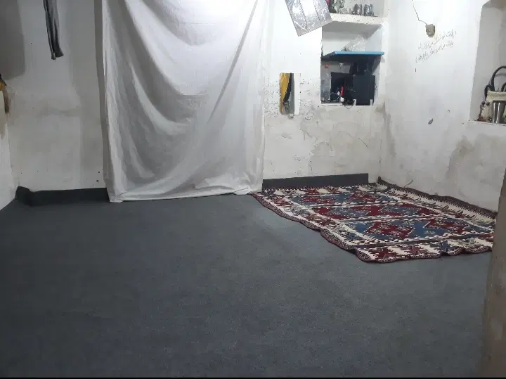 اتاق مجزا در حیاط مشترک
