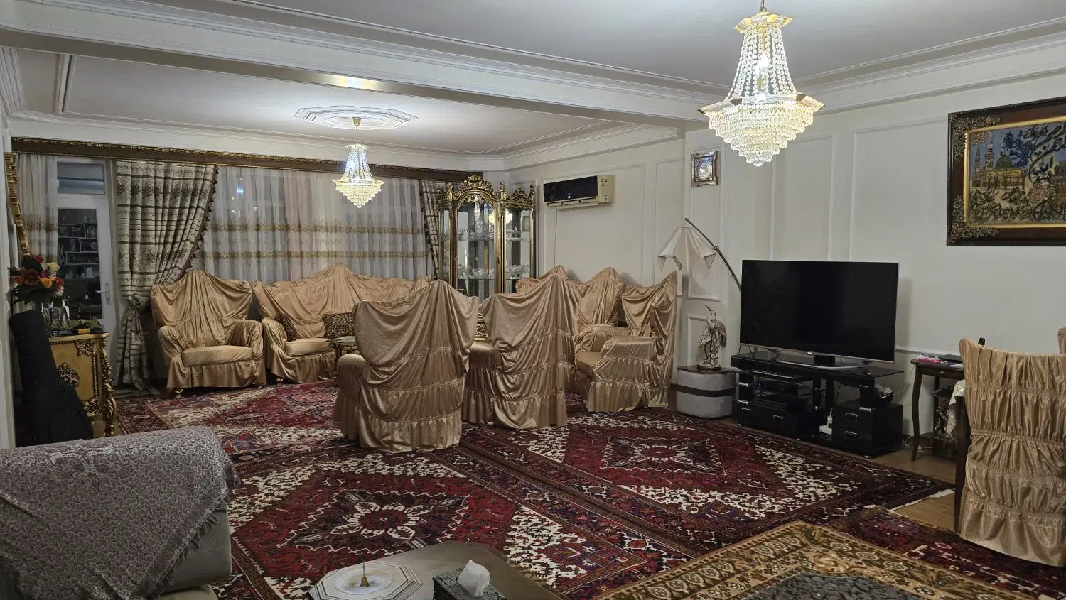 آپارتمان ۱۲۶ متری دو خوابه، شخصی‌ساز، آزادی