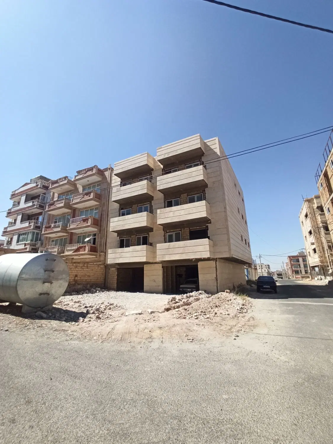 فروش و پیش فروش آپارتمان سهند
