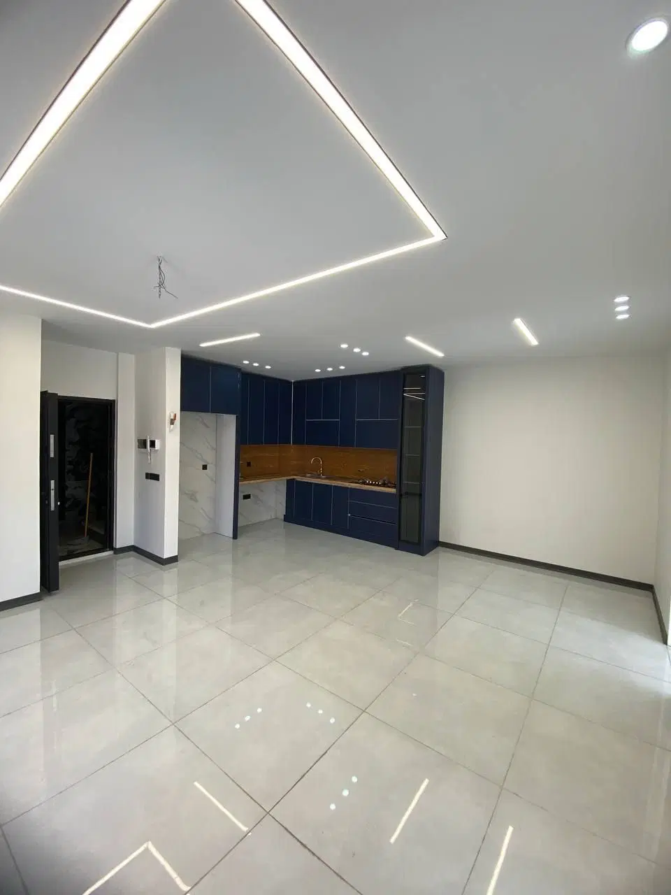 ۷۰متری_افتاب گیر_خوشچیدمان_حیاط_سندتکبرگ