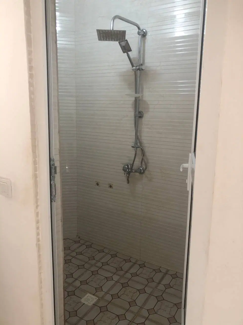 طبقه دوم ۹۶متری حسن آباد