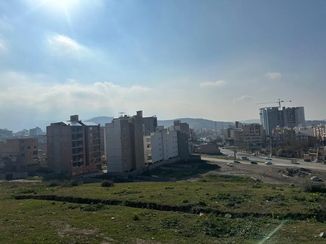 زمین فروشی