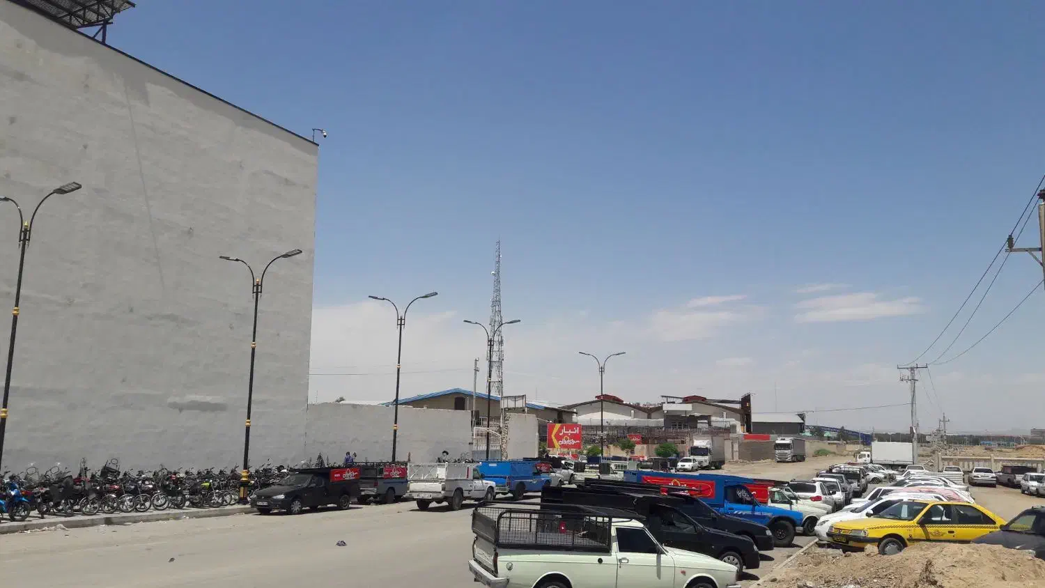 زمین ۱۲۰ متر پشت سرای ایرانی