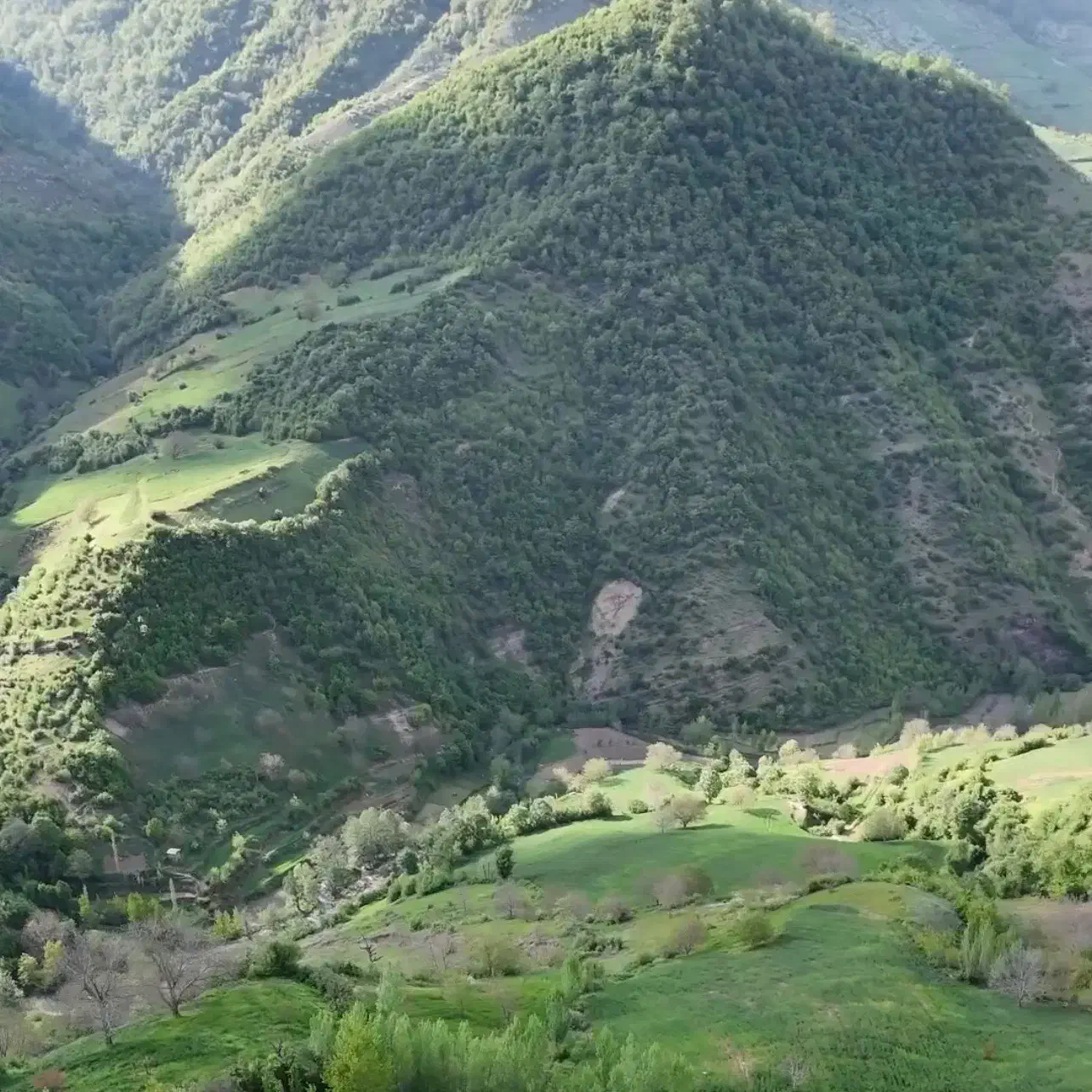 زمین روستا کوه کمر مینودشت