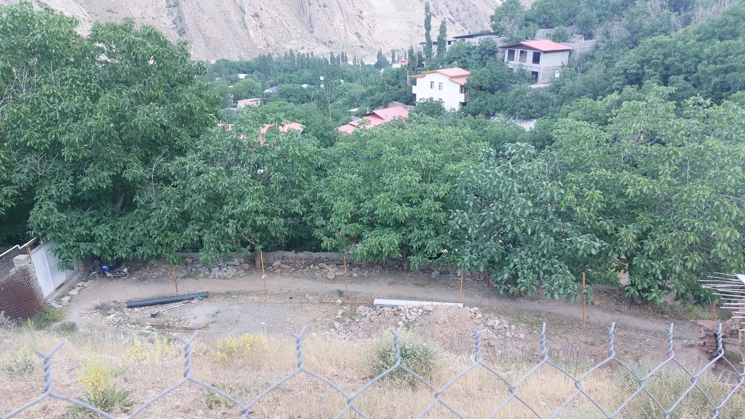 فروش ۳۵۰ متر زمین در جاده چالوس