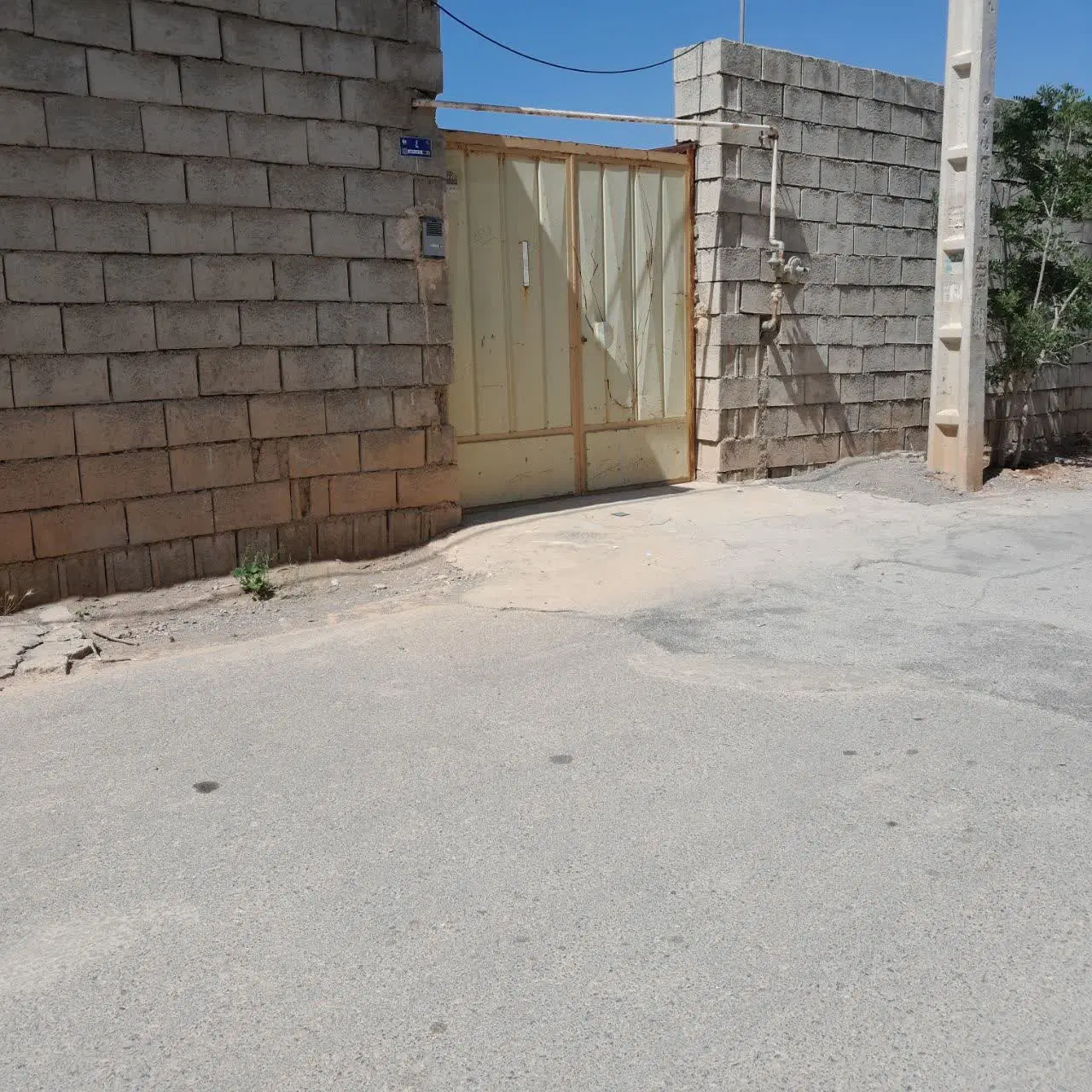 معاوضه منزل قدیمی قابل سکونت با خودرو کاپرا
