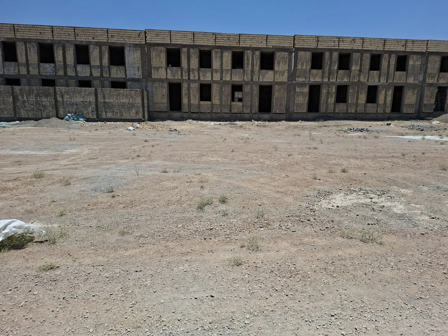 زمین ۲۰۰ متری